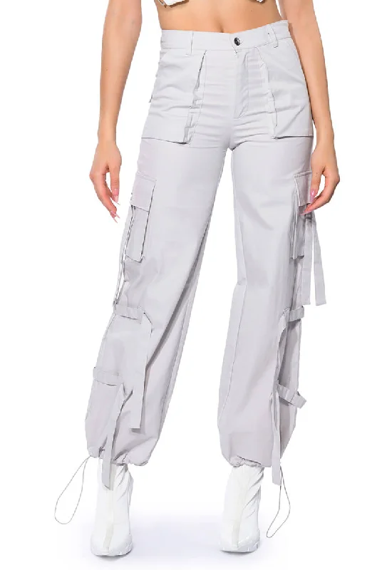 women's trendy pantsIT IS BACK CARGO PANTS