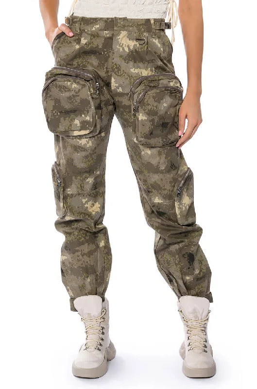 women's skiing pantsSHOW UP POCKET DETAIL CARGO