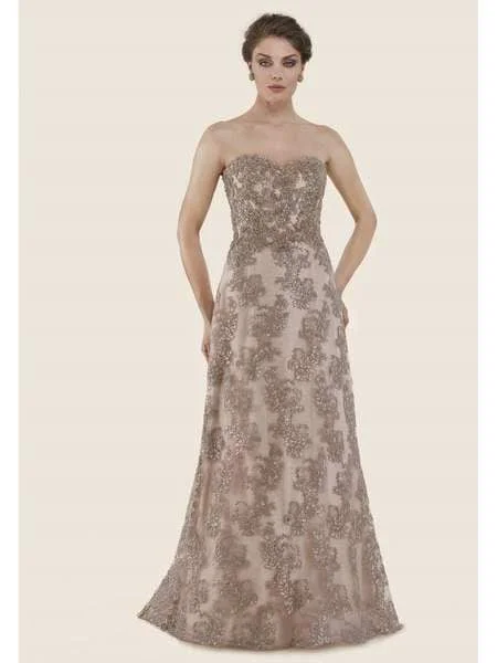 Formal Dress for Modeling AuditionsRina di Montella - RD2627-1 Sweetheart Strapless Embellished Gown